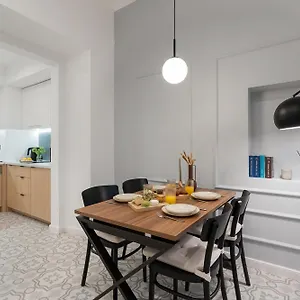  Apartment Sleeping In Main Market
